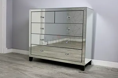 Mirrored 5-Drawer Chest / Dresser - Modern Finish