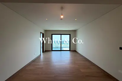 Pool view | 1 bed +Study |Community Expert