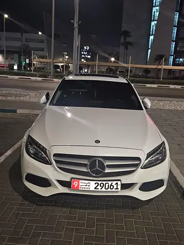 Mercedes C200 2017 original paint, full options, second owner, super clean car, low mileage, women u