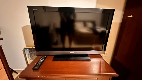 Sony 32-inch LCD TV in working condition