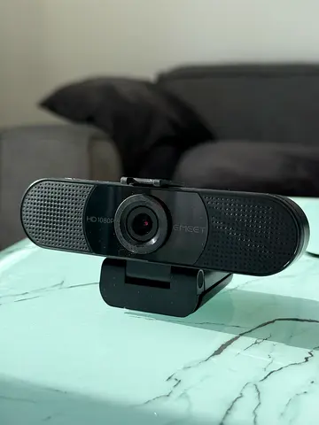 HD USB Webcam with Built-in Microphone - Good Condition
