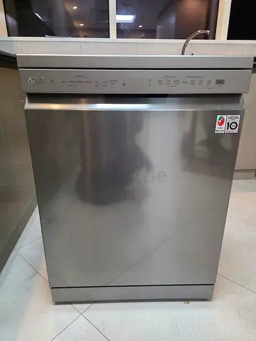 LG Dishwasher with 8 Programs + 14 Place Settings,