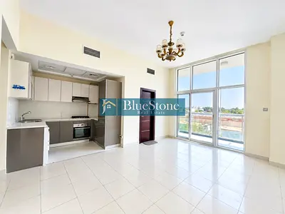 Studio with Parking | Open View | Vacant