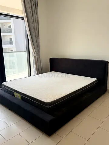 King size bed with mattress
