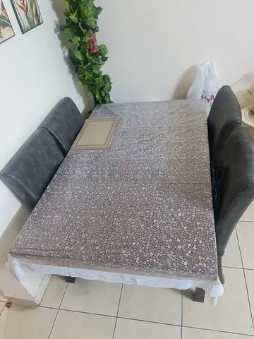 6 seater dinning table for sale