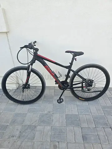 Used Fuji mountain bike - 17-22.9, disc brakes, good condition