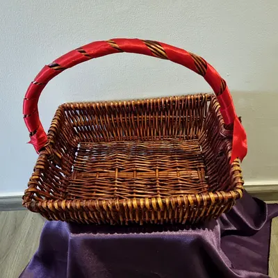 Brand New -Large Wicker Picnic / Christmas Gift Hamper Basket