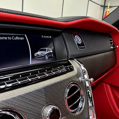 2019 ROLLS-ROYCE CULLINAN — миниатюра 14