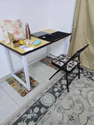 Large size foldable computer table with chair
Size 120 cm X 60 cm X 75 cm