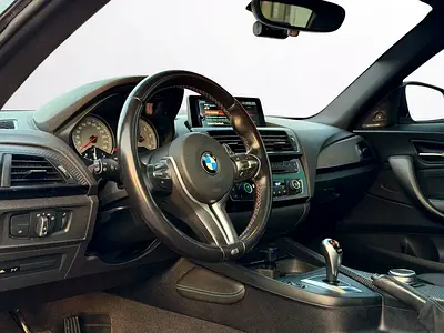 2017 BMW M2 — миниатюра 12