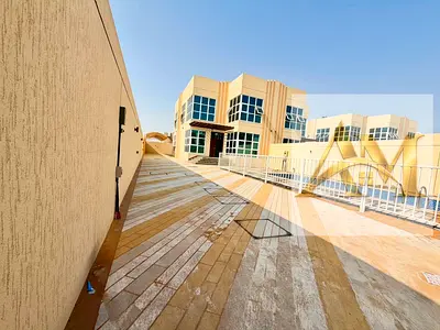 Spacious 5BR Modern Villa with swimming pool ready to move in good price