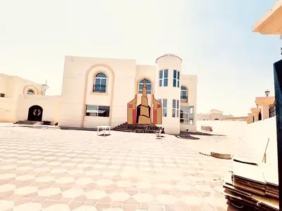 Luxurious 5 BHK Villa in Al Seyouh | Majlis & Maid's Room Included