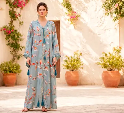*Light Green Floral Kaftan / Abaya in Excellent Condition - Like New - Free Size*