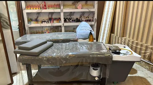 Salon Shampoo Bed with Reclining Wash Basin — Excellent Condition