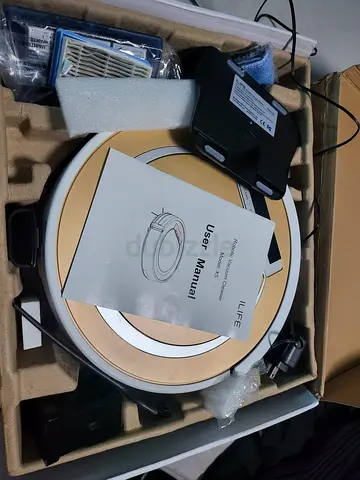 Robotic vacuum cleaner