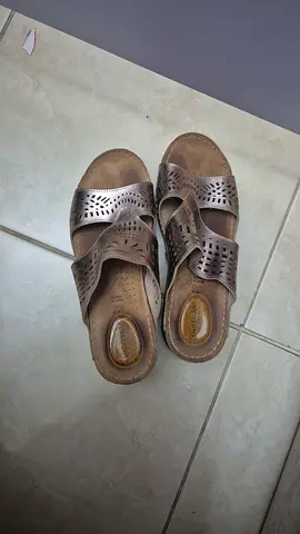 Comfortable women's slip-on sandals, size EU 40