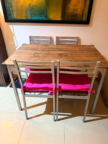 Dining Table with 4 Chair & Seat Cushions