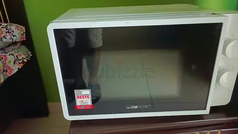 Clatronic White Microwave Oven - Good Working Condition