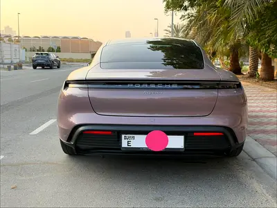 صورة 6 لـ 2025 Porsche TAYCAN