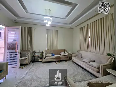 Located behind Al-Hamidiyah Park: A 5-bedroom villa, ready for immediate occupancy. Electricity, water, and air conditioning are included—an exception