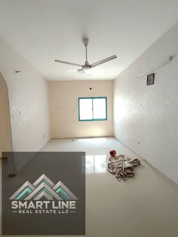 Near to bus stop near to family park 2bhk with balcony family building rent only 28k