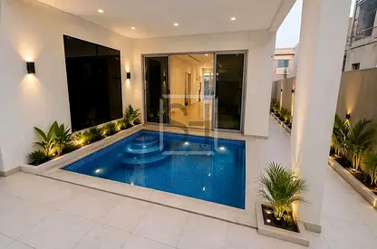 For sale: a fully furnished villa with a strategic location close to all services, schools, and shopping centers.