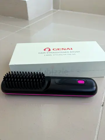 Genai Electric Heated Hair Straightening Brush. New in box.