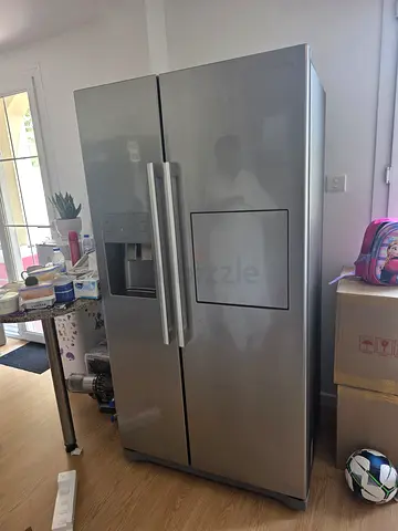 Samsung Friage Freezer With water dispenser ice maker mini bar