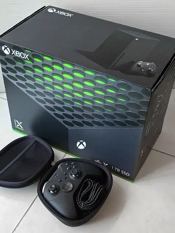 Xbox Series X 1TB + Xbox Elite Wireless Controller Series 2 | Like New