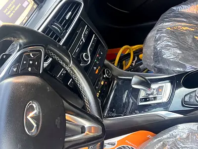 2018 Infiniti QX30 — миниатюра 12