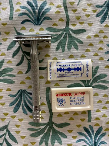 RAZOR Shave Classic German Merkur 23C Long Handle - Chrome - New - Blades