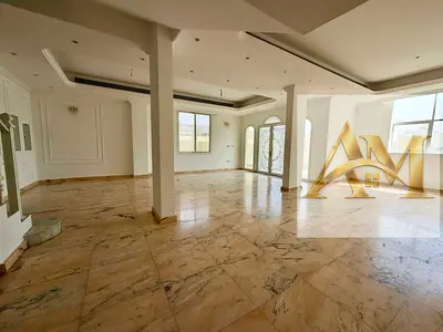 Luxury 5-bedroom master villa in Houshi, with big hall, big kitchen, maid’s room, and laundry room.just 150k rent yearly