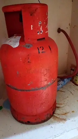 Small Gas cylinder with tube and regulator