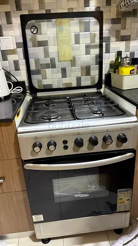 4 Burner Cooking Range (Gas) 60x60 in Good Working Condition - Super General Brand