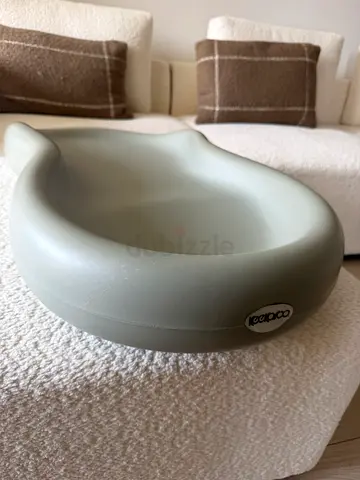 Keekaroo Peanut Changer / Changing Mat 🤍
In great condition and very well looked after.
✨ Easy to