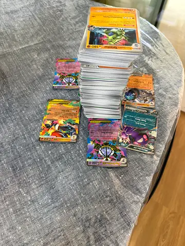 Large lot of mixed Pokémon trading cards — bulk collection (over 500 cards)