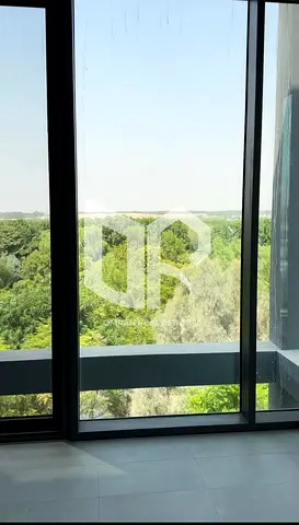 فرصة استثمارية في THE GATE بالجادة | غرفتان وبلكونة بإطلالة خضراء وعائد 6.67%