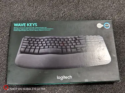 Logitech wave keys yr0096