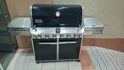 Weber Summit E-670 6-Burner Gas Grill is a high-performance outdoor cooking system perfect working
