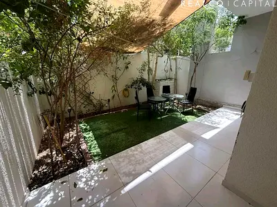 AMAZING MIDDEL 3 BEDROOMS UNIT BEST LOCATION