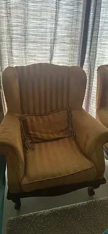 Pair of classic wingback armchairs in beige fabric (used)