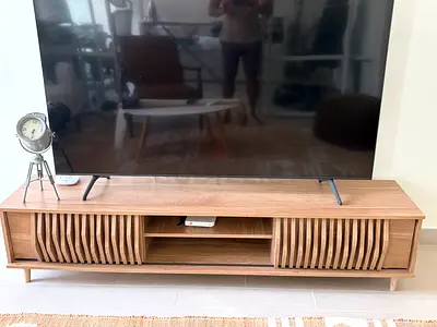 Wooden TV Entertainment Unit in excellent condition with Slatted Sliding Doors - Light Oak