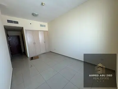 غرفتين وصالة بمساحات واسعة غرفه خادمه بلكون تكييف مركزي خزائن بالحائط حمامين باركينج مجاني موقع مميز في النعيمية 1