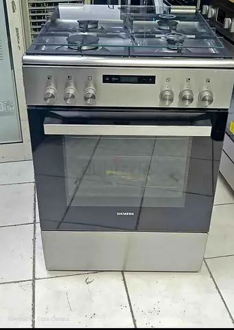 Siemens freestanding top gas cooker with oven - good working condition