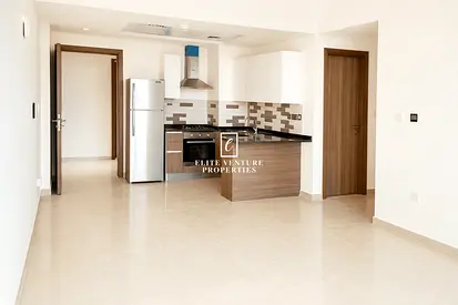 HIGH FLOOR | CHILLER FREE | BRIGHT INTERIORS