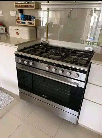 Siemens digital model Gas cooker 90 by 60cm with fan