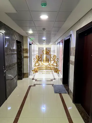 Building for sale in Sharjah... Located in Muwaileh (Al Falah area); comprises a ground floor plus 4 upper floors. Age of the building: 5 years. Land