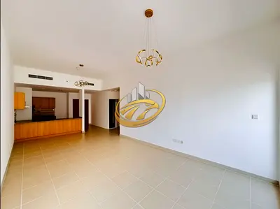 Bright 1 Bedroom | ASB Tower | Balcony & City View