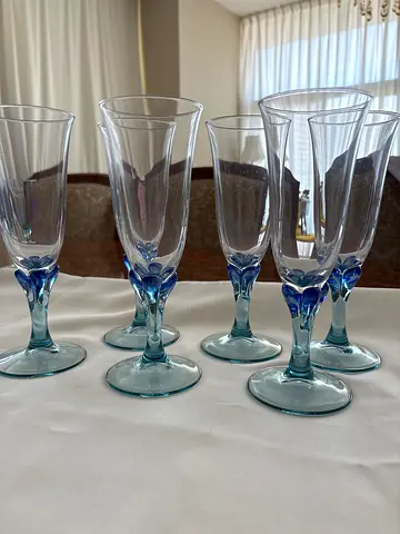 Set of 6 Blue-Trimmed Champagne Flutes