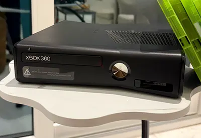 Xbox 360 S Console + 2 Controllers + 6 Games
